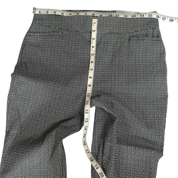 NEW Chico's So Slimming Brigitte Pompom Hem Slim Crop Size 1.5 (US Medium/10) - Picture 4 of 9